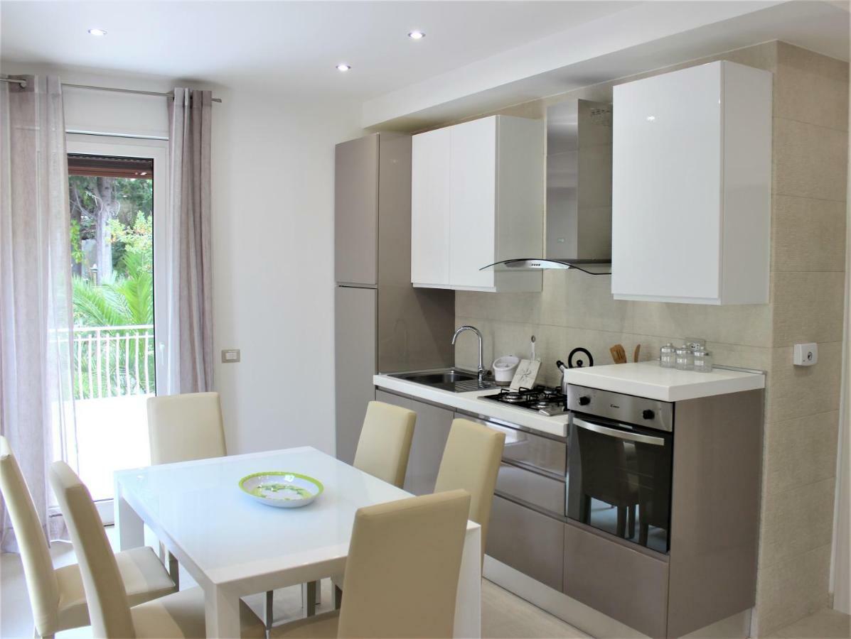 La Baia Dei Delfini Apartment ตาออร์มินา ภายนอก รูปภาพ