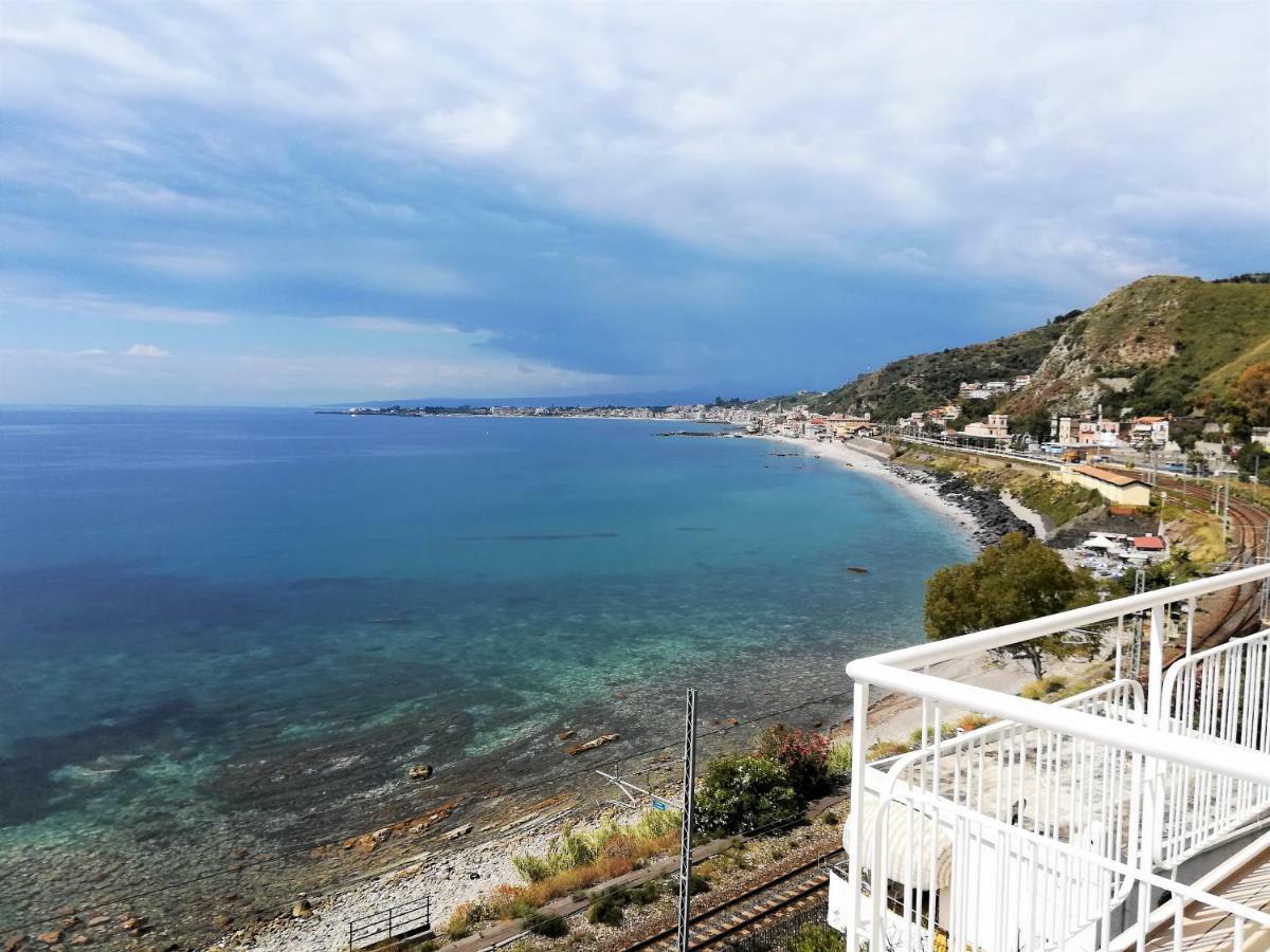 La Baia Dei Delfini Apartment ตาออร์มินา ภายนอก รูปภาพ