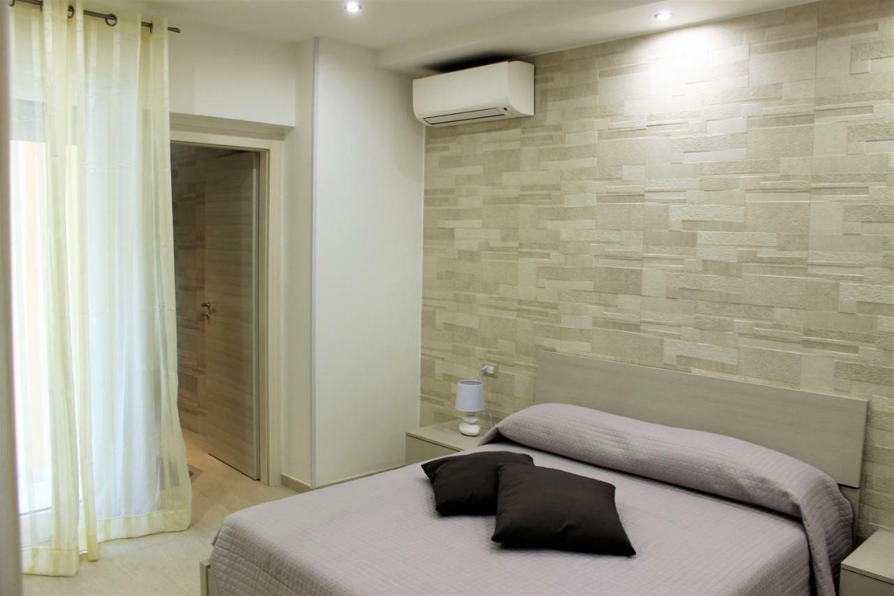 La Baia Dei Delfini Apartment ตาออร์มินา ภายนอก รูปภาพ