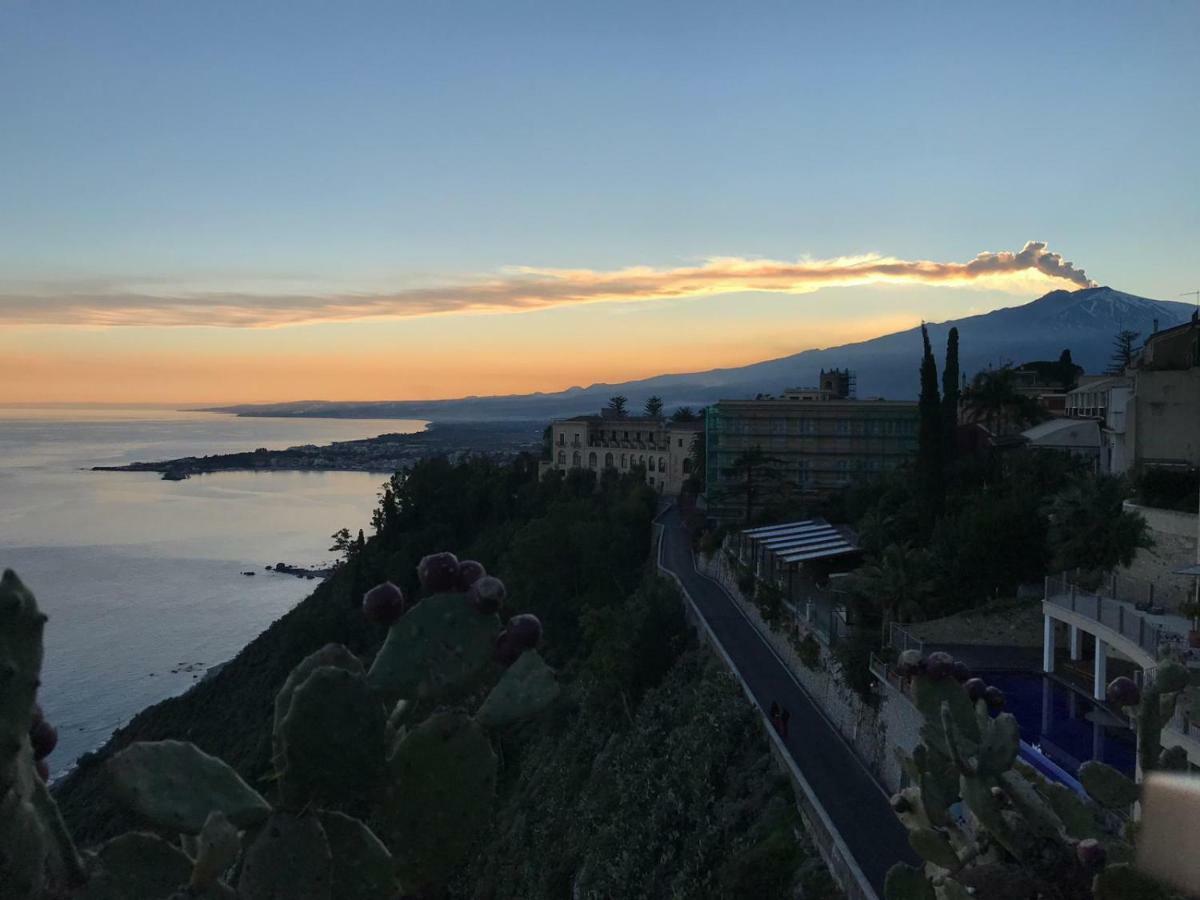 La Baia Dei Delfini Apartment ตาออร์มินา ภายนอก รูปภาพ