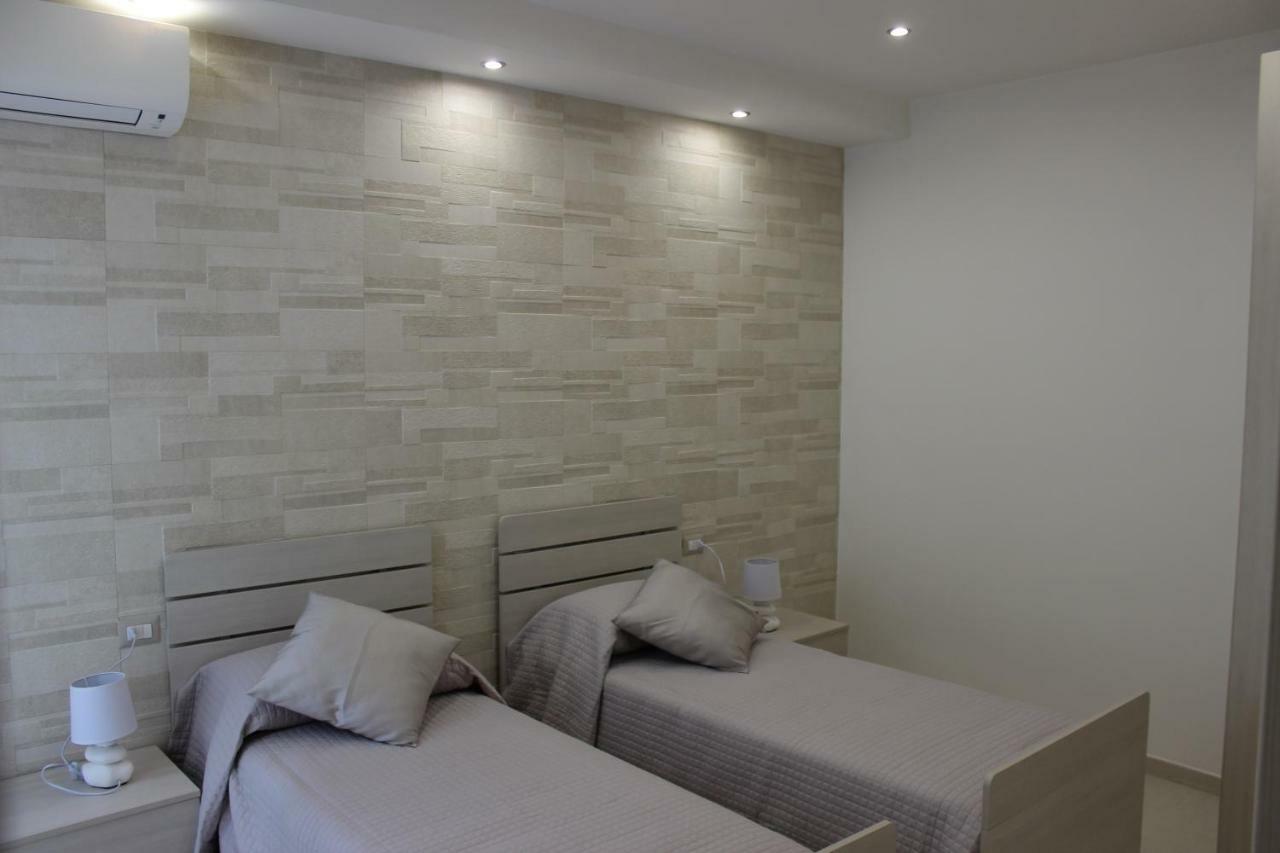 La Baia Dei Delfini Apartment ตาออร์มินา ภายนอก รูปภาพ