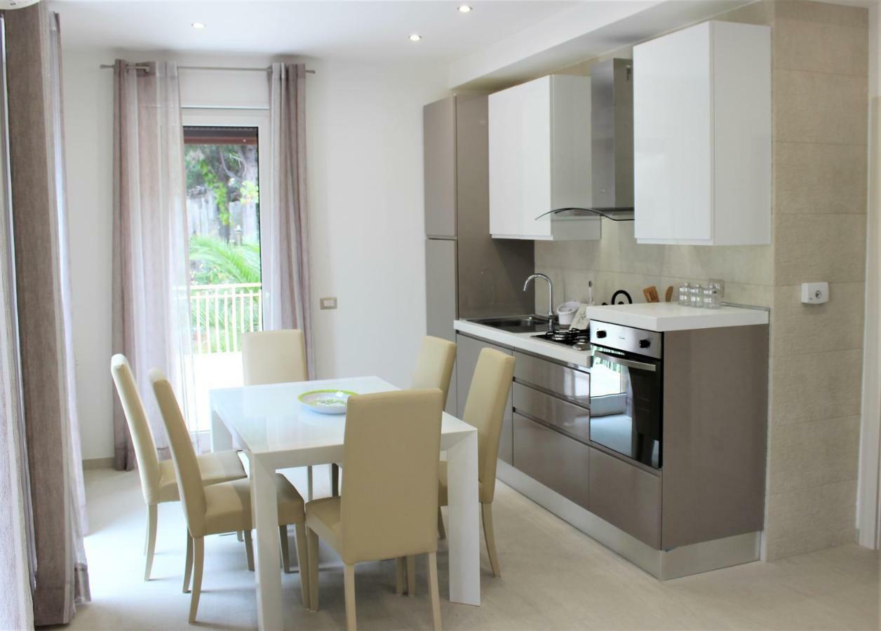 La Baia Dei Delfini Apartment ตาออร์มินา ภายนอก รูปภาพ