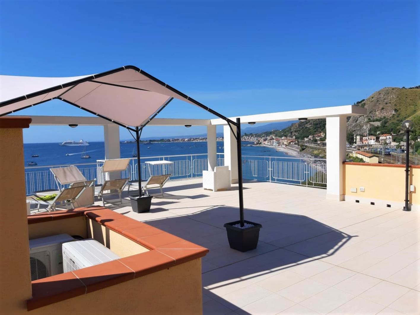 La Baia Dei Delfini Apartment ตาออร์มินา ภายนอก รูปภาพ
